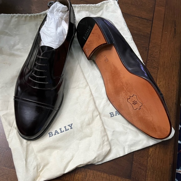 Bally men,s shoes, size 8.5 , dark bordo excellent condition. With dust bags. - Picture 6 of 7